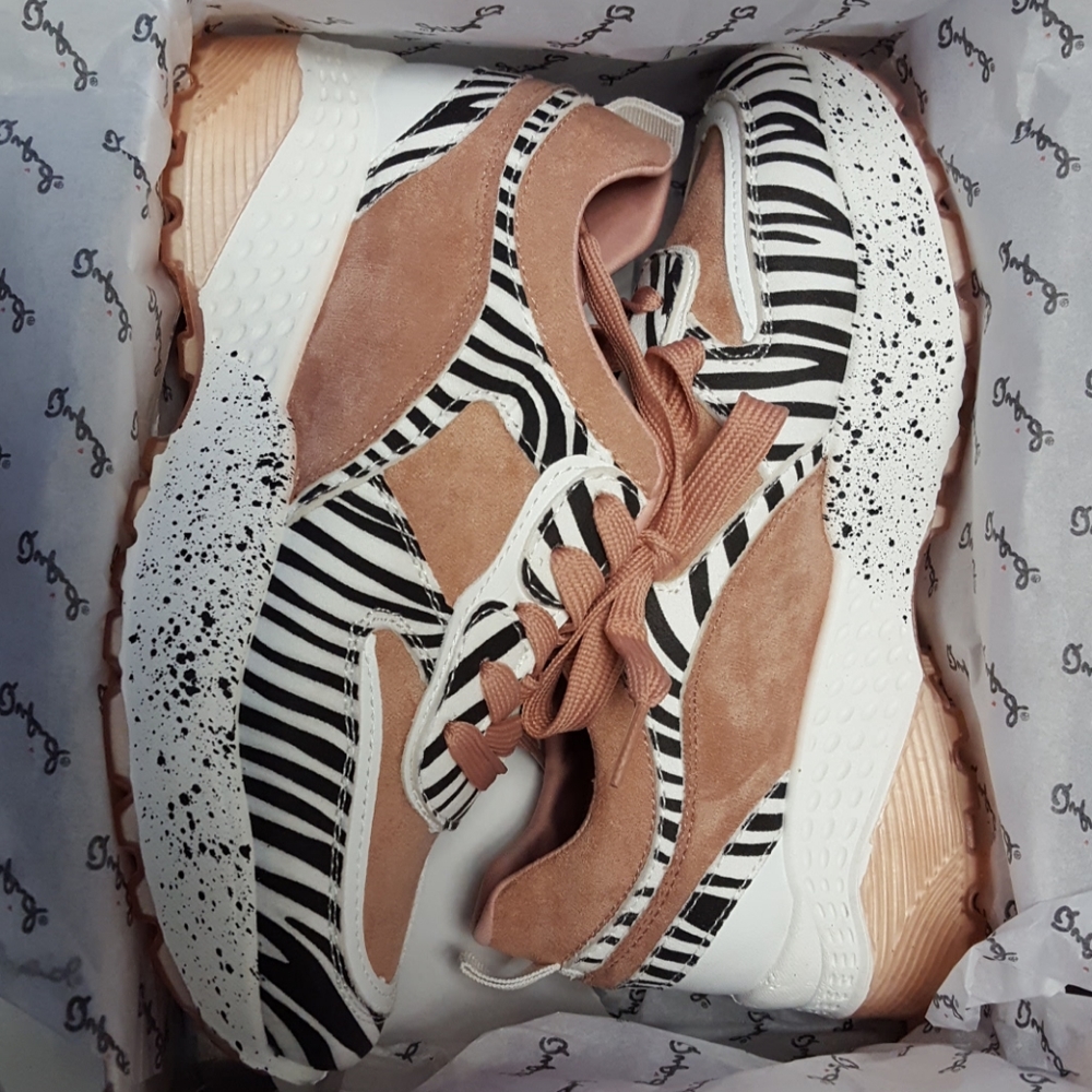 NIB womens Qupid Terrance suede shoes size 5 & 6 - Picture 5 of 10